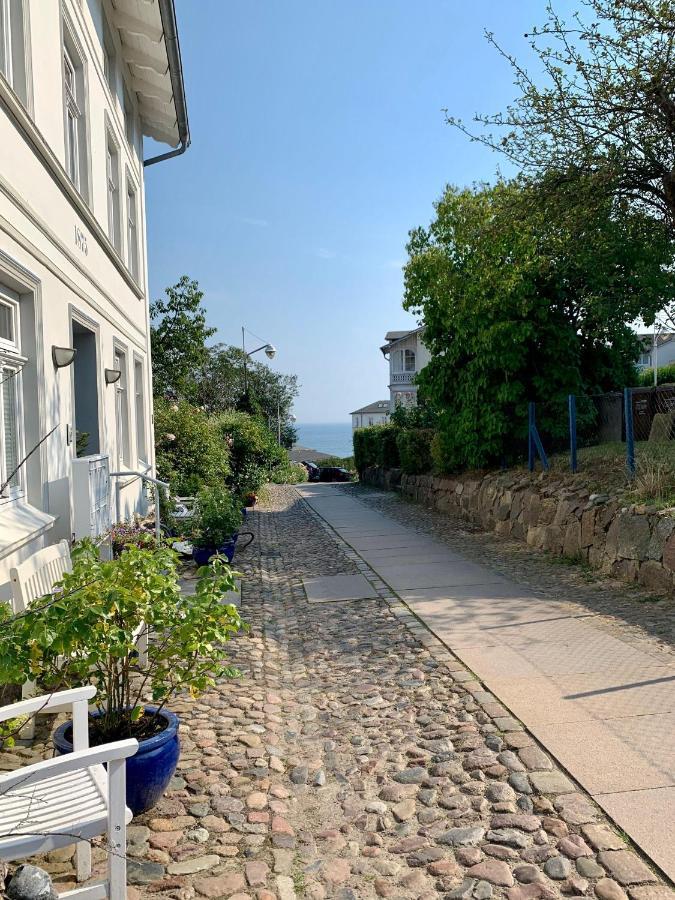 Villa-Rosengarten-Ferienwohnung-Baumhaus-Mit-Seeblick Sassnitz Eksteriør bilde